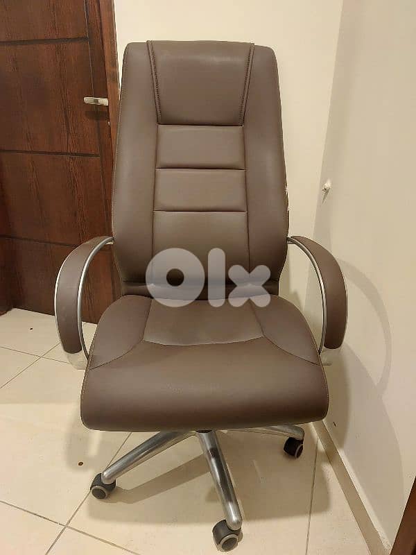 كرسي مكتب 1
