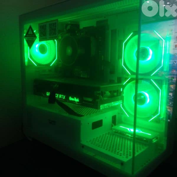 Sleek All White-3070-Gaming PC 5