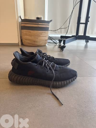 BLACK YEEZY