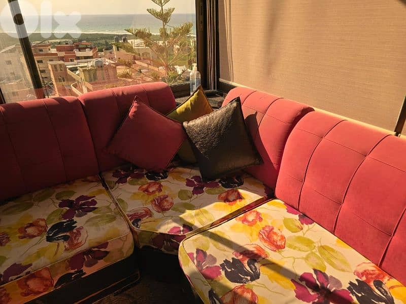 طقم زاوية شبه جديد 2