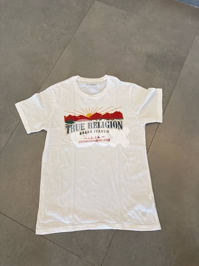 TRUE RELIGION WHITE SHIRT