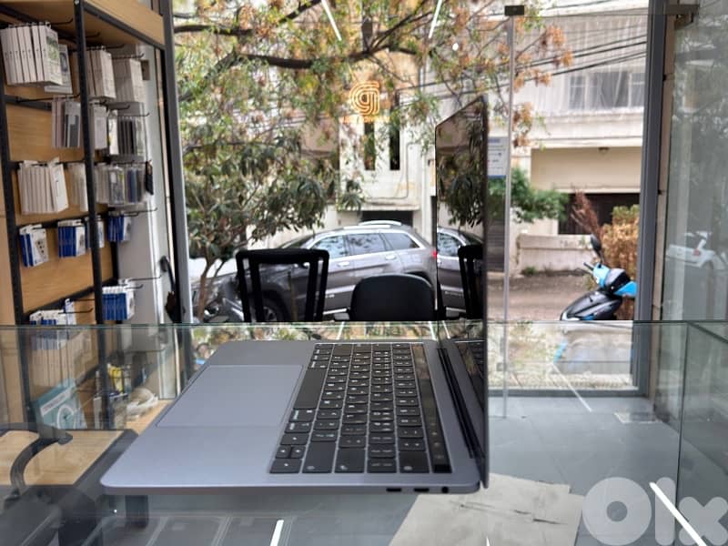 MacBook Pro 2018 13.3-inch 4