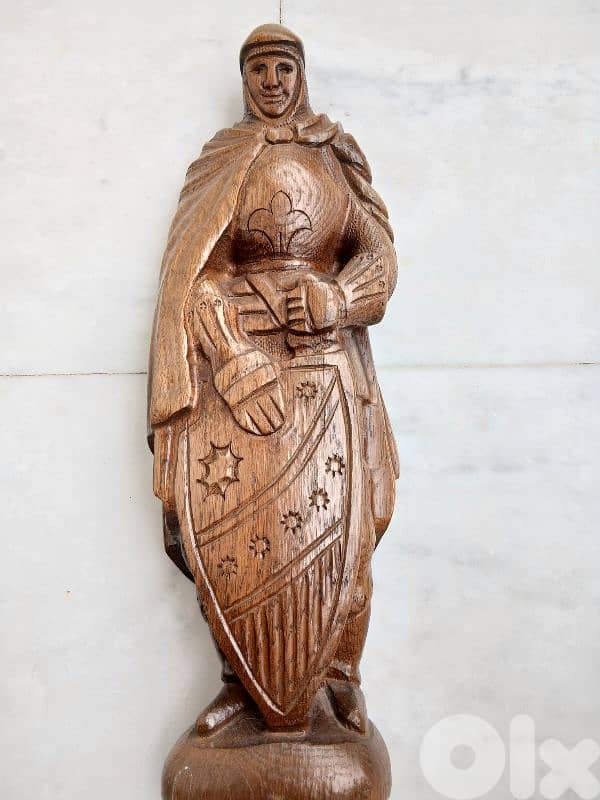 تمثال المحارب الإنكليزي الصليبي 0