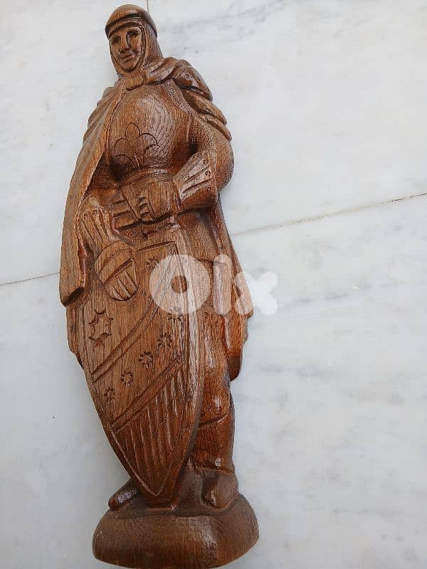 تمثال المحارب الإنكليزي الصليبي 1