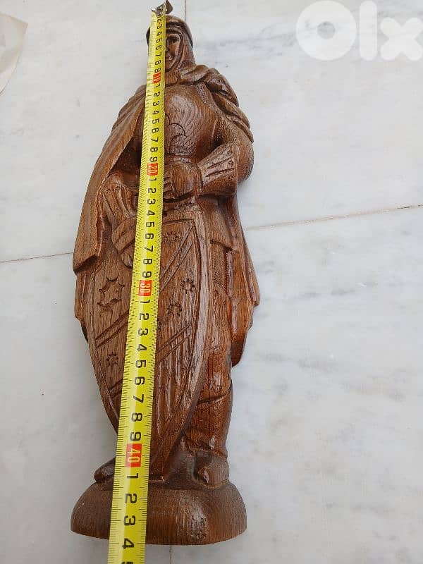 تمثال المحارب الإنكليزي الصليبي 2