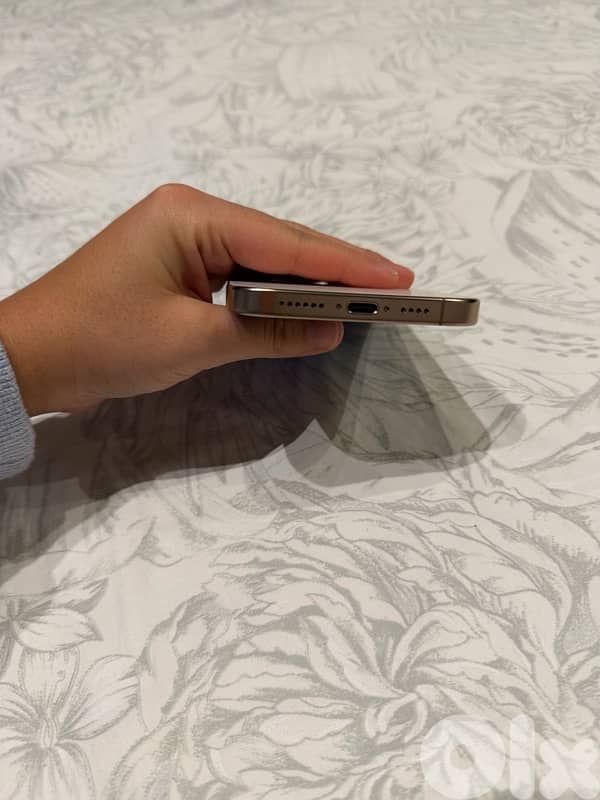 iphone 16 pro max used like new , esim & 2 sim card  desert color 3