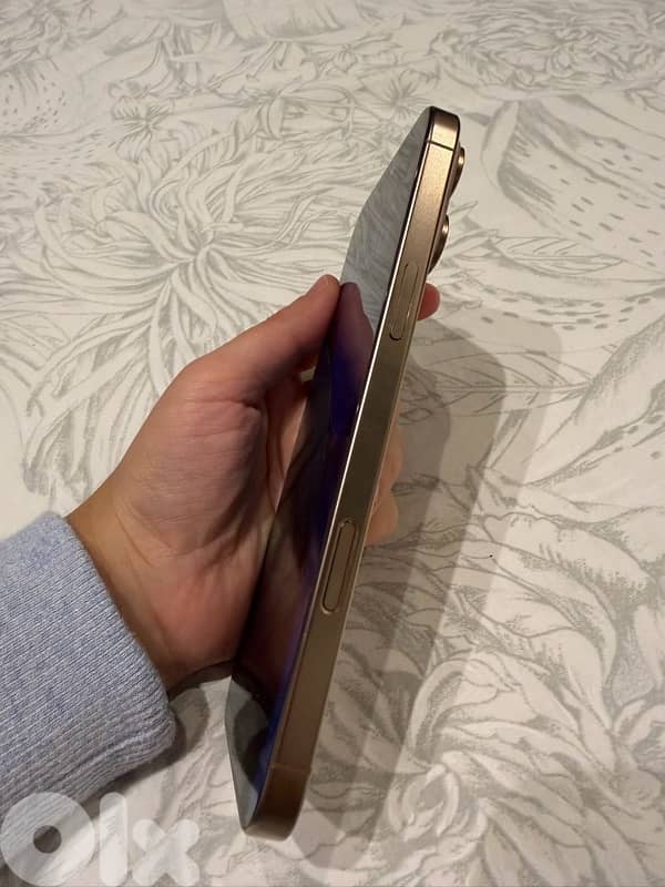 iphone 16 pro max used like new , esim & 2 sim card  desert color 5