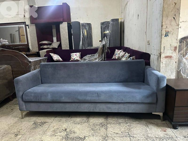 اوضة قعدة زاوية كتير مرتبة بتفتح صندوق وتخت 9