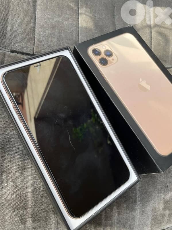 iPhone 11 Pro Max never repaired 0