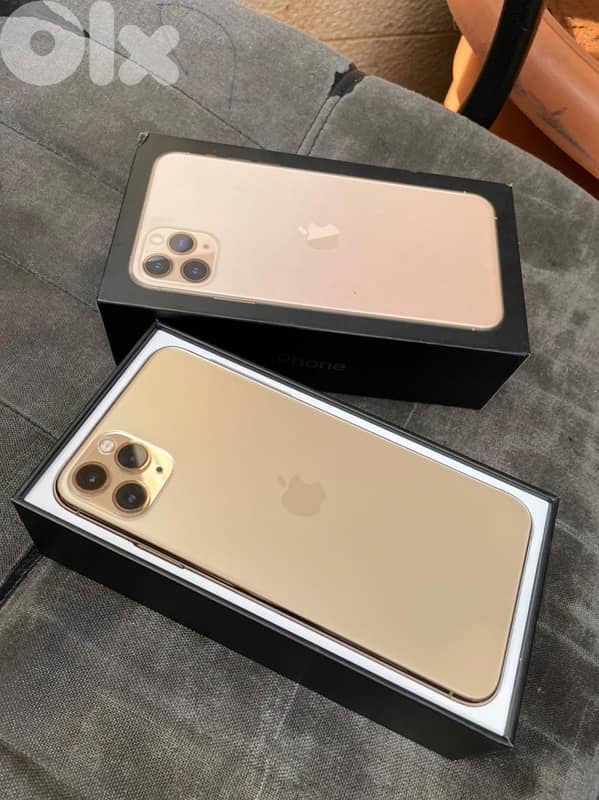 iPhone 11 Pro Max never repaired 3