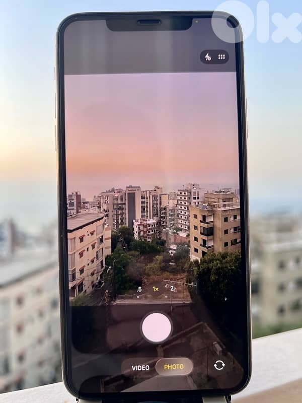 iPhone 11 Pro Max never repaired 6