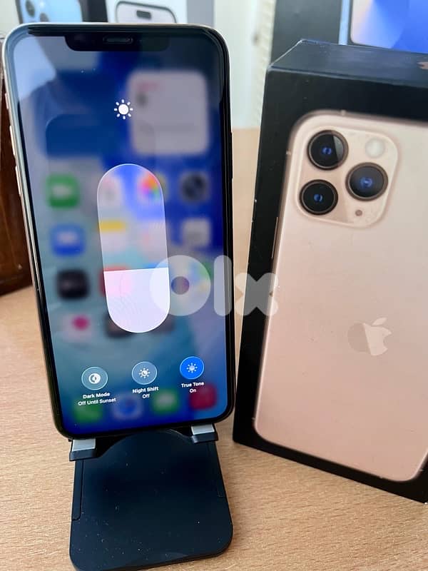 iPhone 11 Pro Max never repaired 7