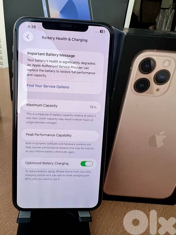 iPhone 11 Pro Max never repaired 9