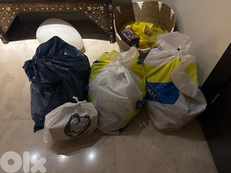 3 full bags of used heels and women shoes 0