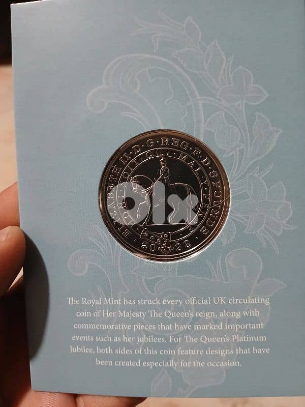 Rare Elizabeth medaL big size 4 cm New ميدالية نادرة جديدة بالغلاف 3