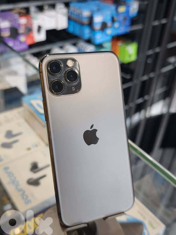 Used 11 pro 256gb black *battery changed 0