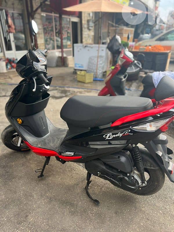 lindy 2025 جديد ماشي ٤٠٠ كلم 4