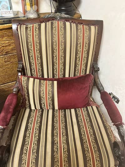 صالون للبيع. . عرمون