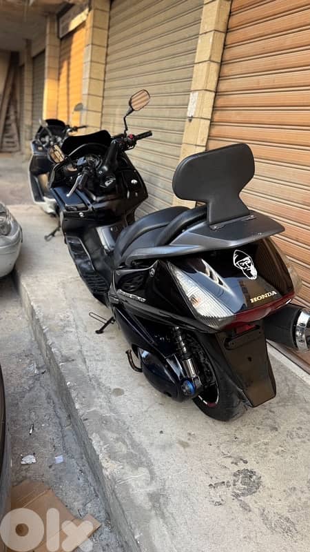 SilverWing 600cc CRYSTAL 1
