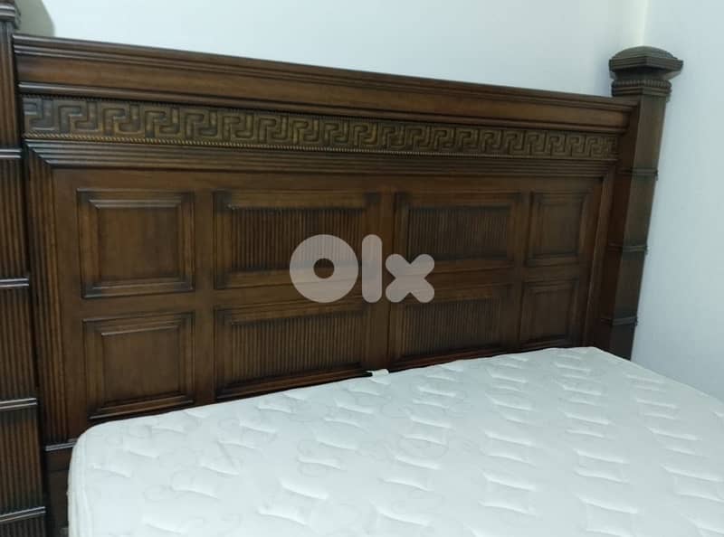 Beautiful Bedroom Set – Good Condition – Free Mattress 4