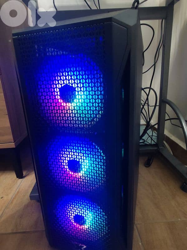 GAMING PC USED 1 MONTH 0