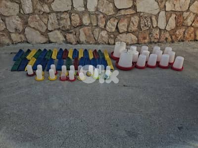 مشارب مياه ومعلف دجاج أحجام مختلفه