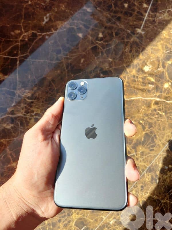 iPhone 11 pro max 256gb 5