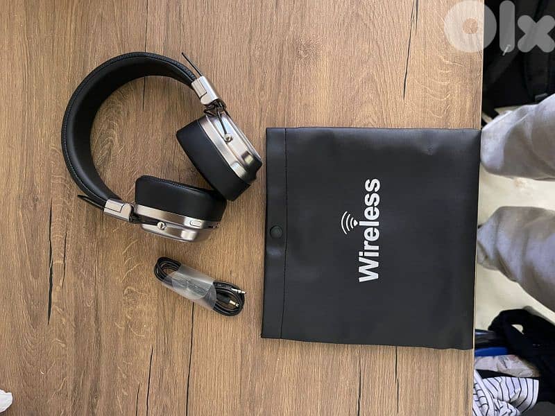 wireless headphones 0