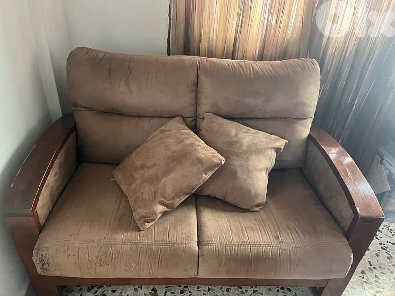 طقم كنبايات مع طاولة 0