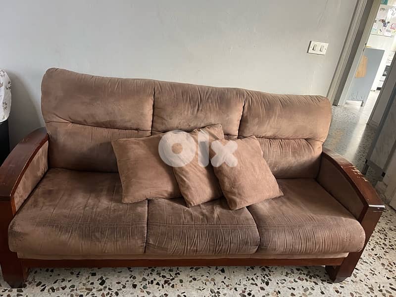 طقم كنبايات مع طاولة 1