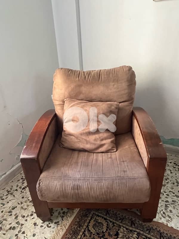 طقم كنبايات مع طاولة 2