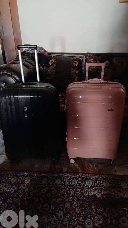 شنط سفر اصليه الوحده ١٥ $ 0