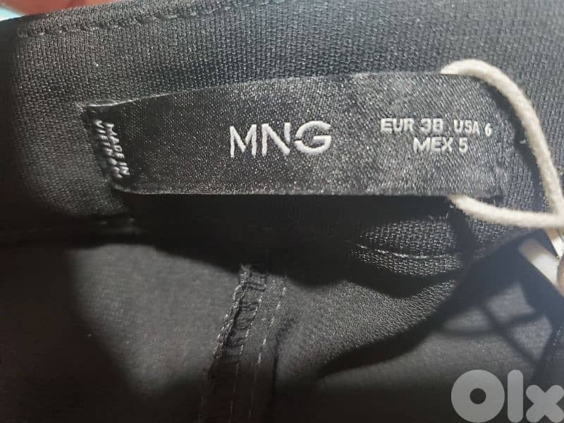 بنطلون كريب موديل واسع سحاب عالجنب لون اسود ماركة Mango قياس 38 2