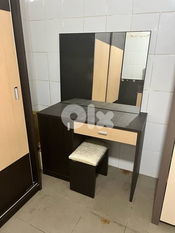 غرفة نوم شغل بيوتي هم شبه جديدة مستعملة شي بسيط 3