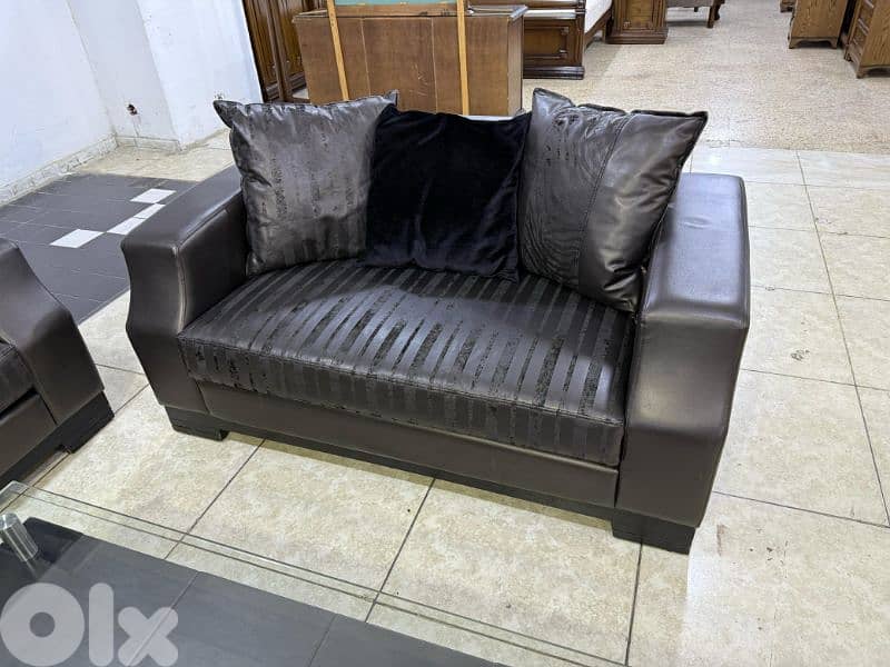 طقم كنبايات شغل توصاية اربع قطع وطاولة 1