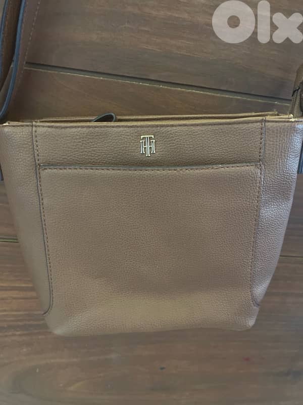 Tommy Hilfiger camel small bag 1