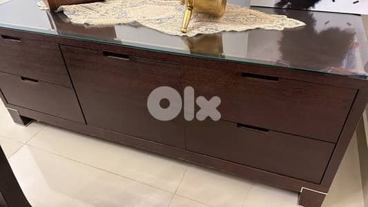 طاولة. سفرة ٦ كراسي مع كونسول خشب زين