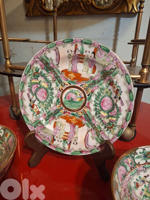 Vintage Famille rose Chinese porcelain round bowl and two plates ,Rare 3