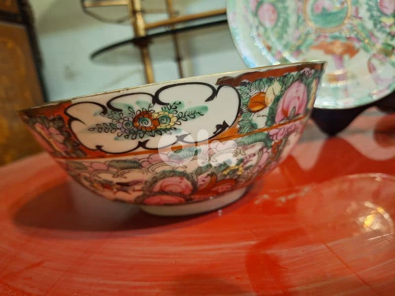 Vintage Famille rose Chinese porcelain round bowl and two plates ,Rare 4