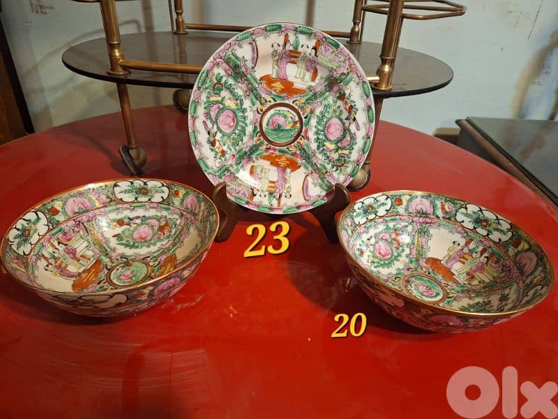 Vintage Famille rose Chinese porcelain round bowl and two plates ,Rare 5