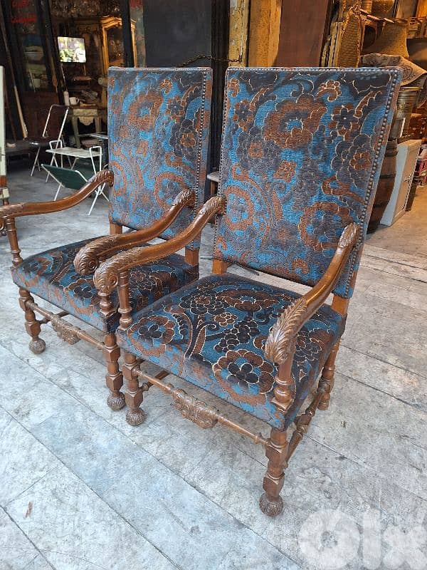 كنب فوتوي برجير عدد٢ ضهر عالي شغل فني رائع جدا 1