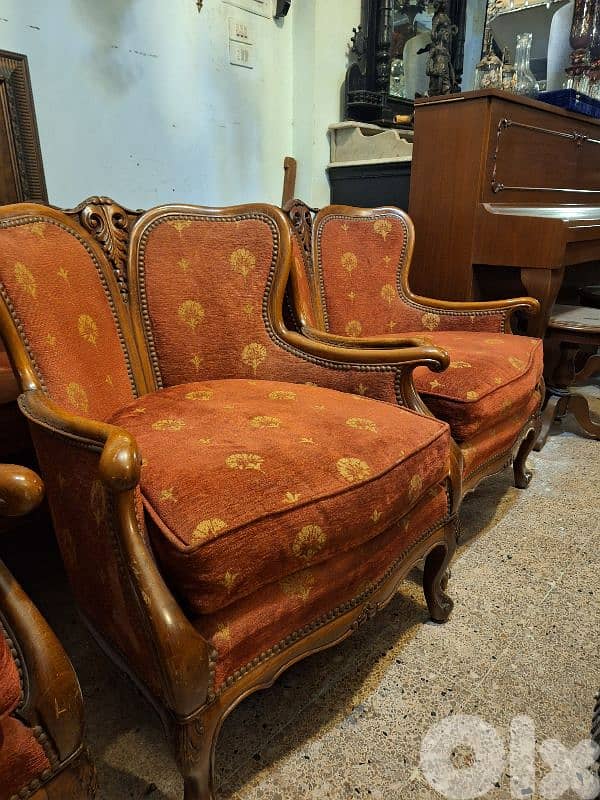 طقم صالون كوين ناعم انتيك خارق النظافة ١كبيرة ٤صغار سعر لقطة 2