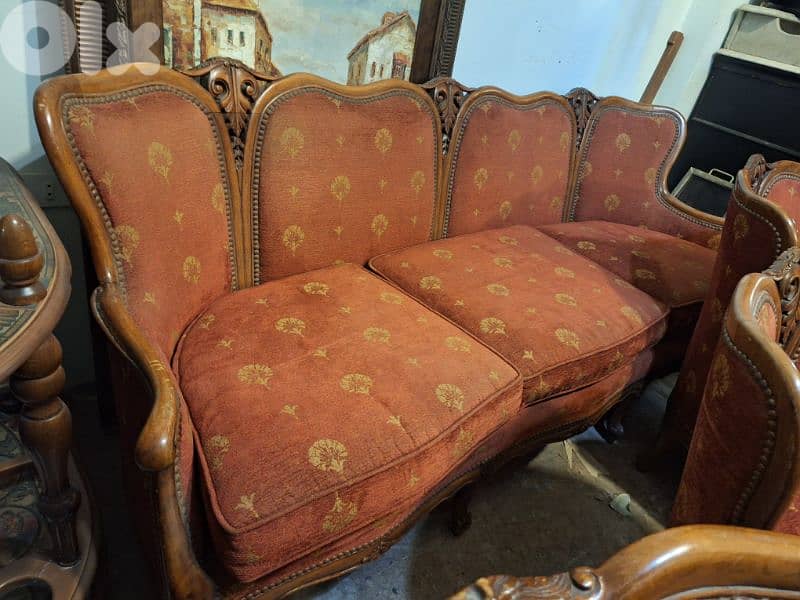 طقم صالون كوين ناعم انتيك خارق النظافة ١كبيرة ٤صغار سعر لقطة 3