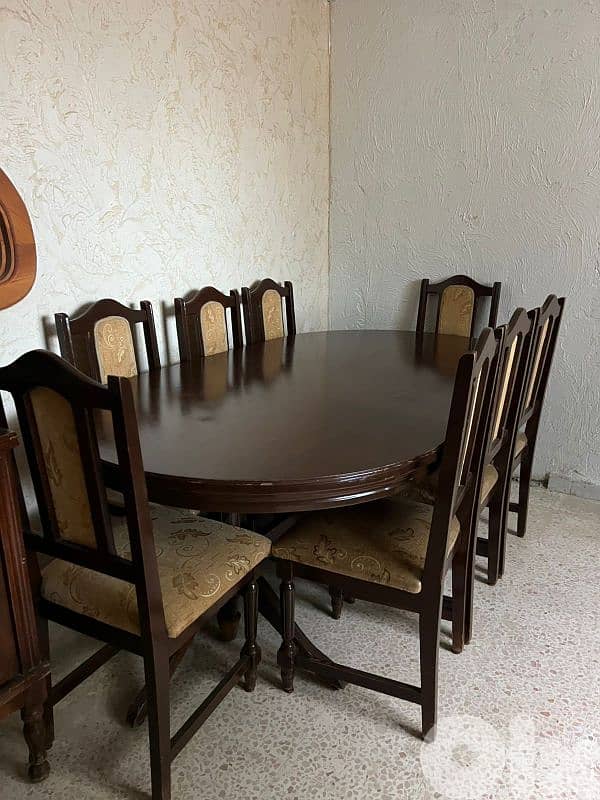 Dining table 0