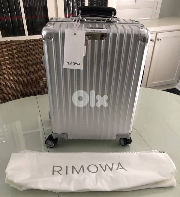 Rimowa suitcase carry on 0