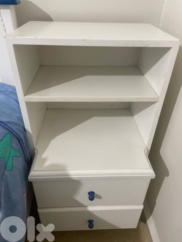 bedstand and dressing 0