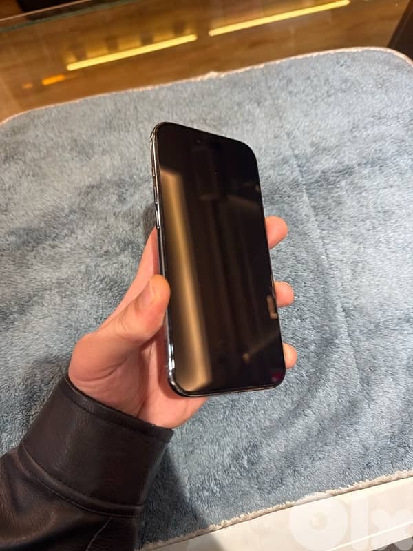 USED IPHONE 17 AIR 256 GB BLUE 5