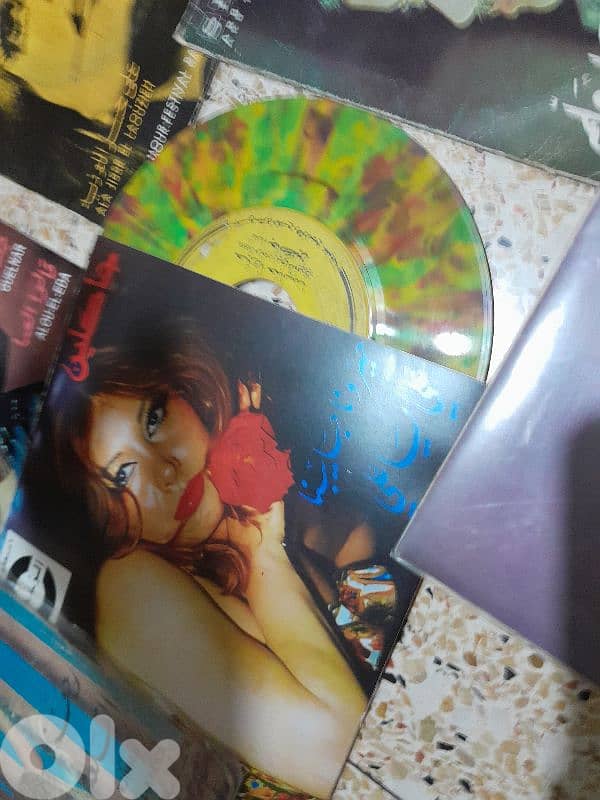 اسطوانة ملونة 0