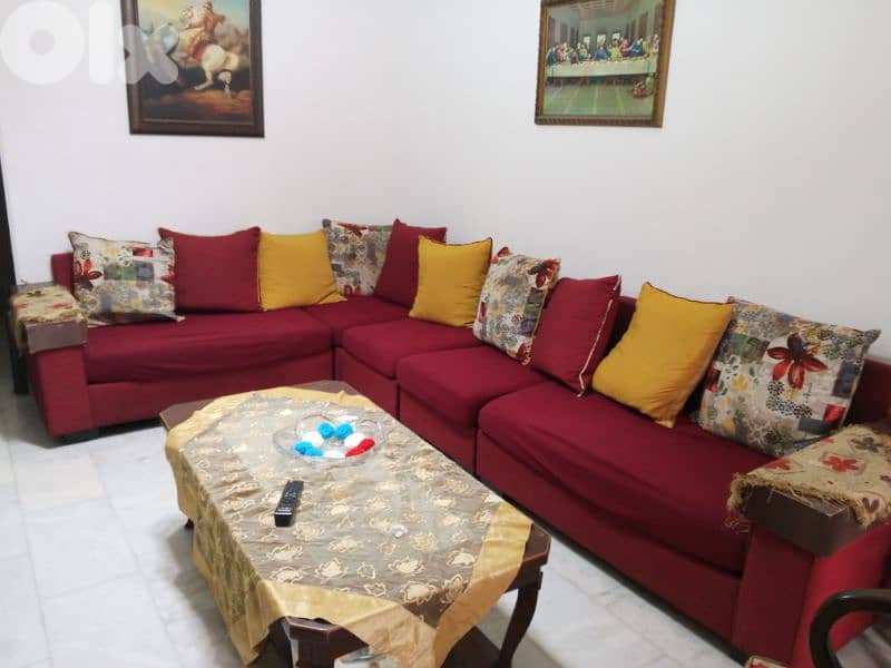 corner with tv set 0