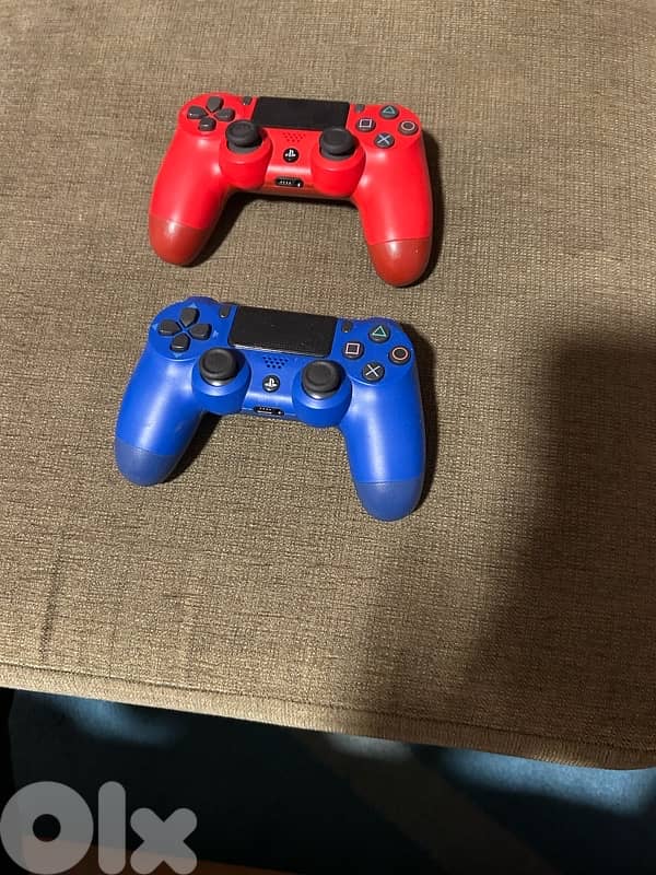 PS4 with 4 consoles and 4 CDS FOR SALE 3